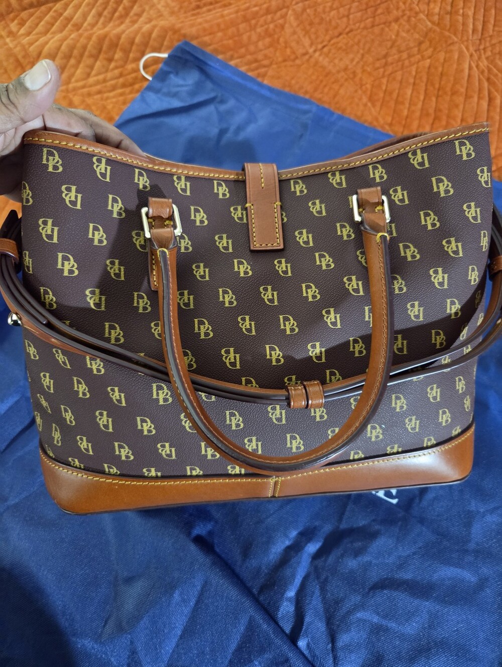 Dooney And Bourke Perry GRETTA SATCHEL BORDEAUX - Picture 3 of 8